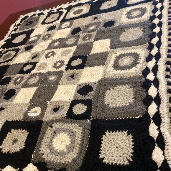 Baby Afghan - Picture 3 of 4